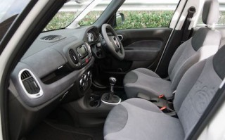 Fiat 500L front inside